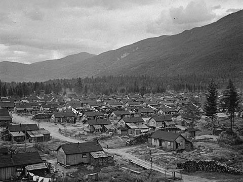 Un camp d’internement pour les Canadiens d’origine japonaise en Colombie-Britannique, 1945.