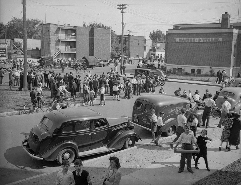 10 juin 1940 – Opération policière à la Casa D’Italia de Montréal, quelques heures après la déclaration de guerre à la Grande-Bretagne et à la France par l’Italie.