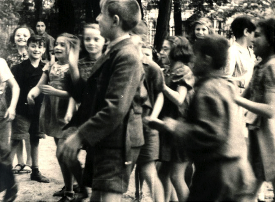 23 juin 1944 - Un groupe d'enfants à Theresienstadt